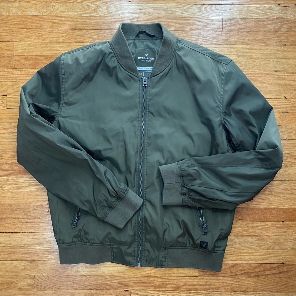 American Eagle warm green windbreaker